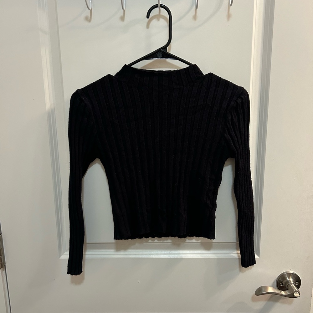 *Forever 21 Black Ribbed Women's Cropped Long Sleeve Shirt Size Medium
